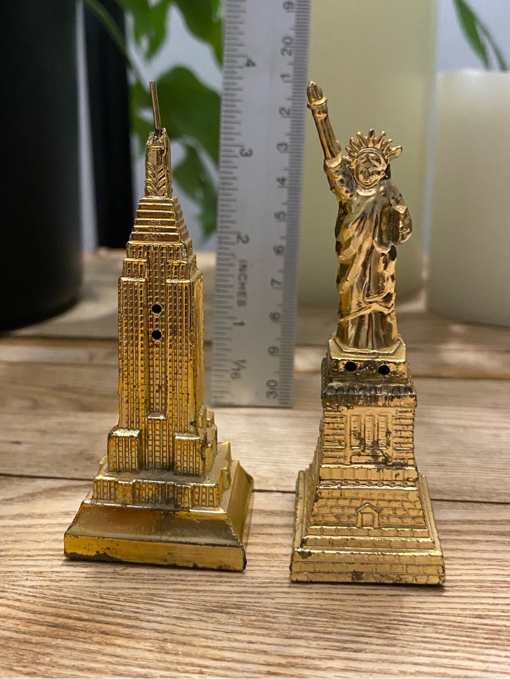 Vintage New York City Souvenir Salt Pepper Shakers Set Statue of Liberty Empire